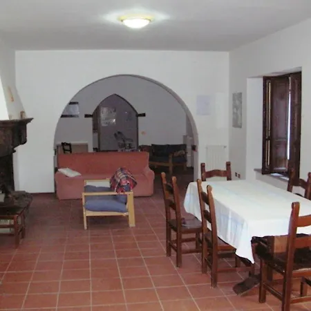 Rifugio Bocca Serriola Hostal